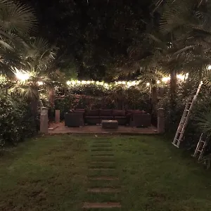 Lippi 42 Single Room's In With Garden Milan