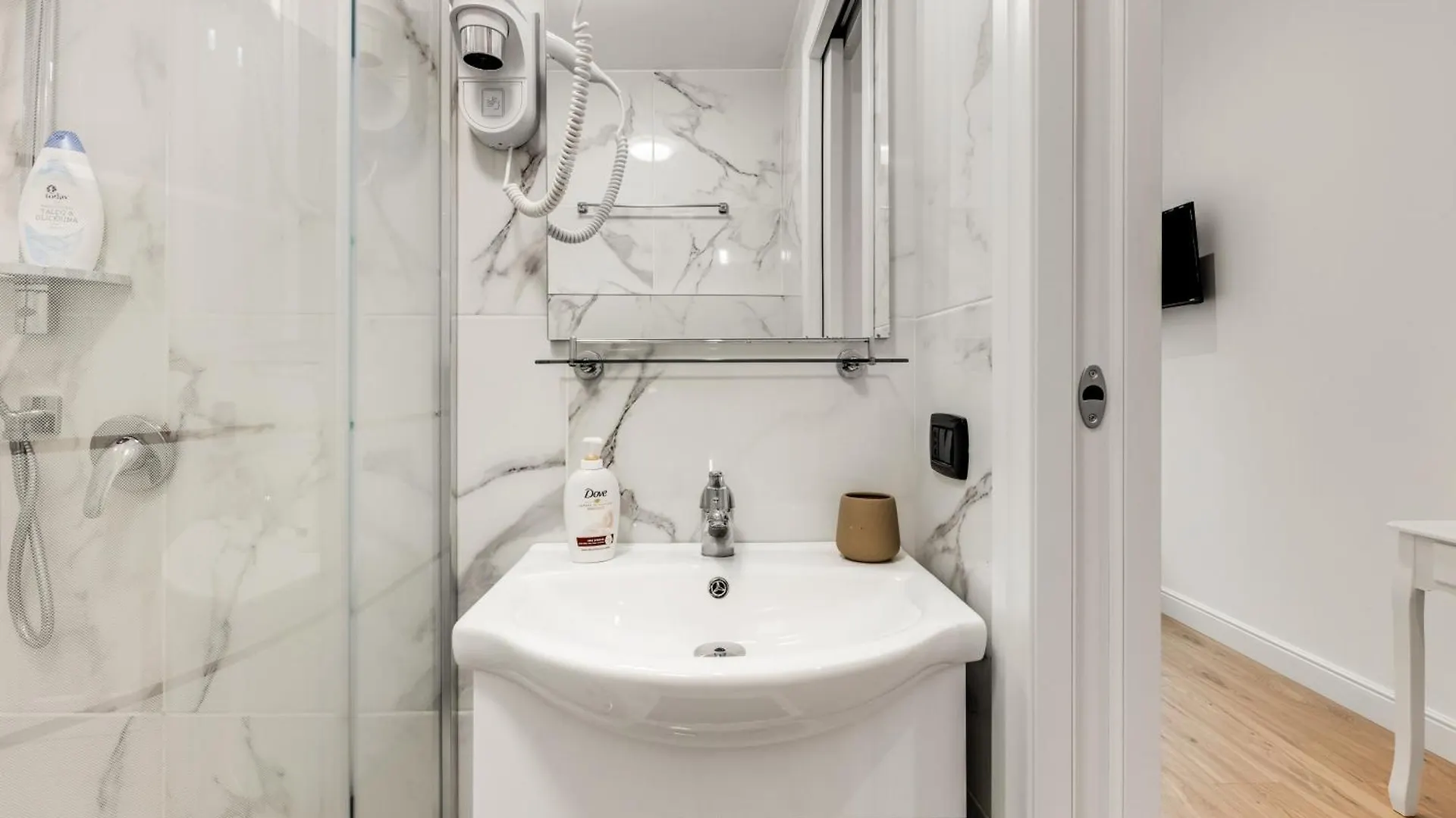 Dolce Rooms Milano 0*,  Italia